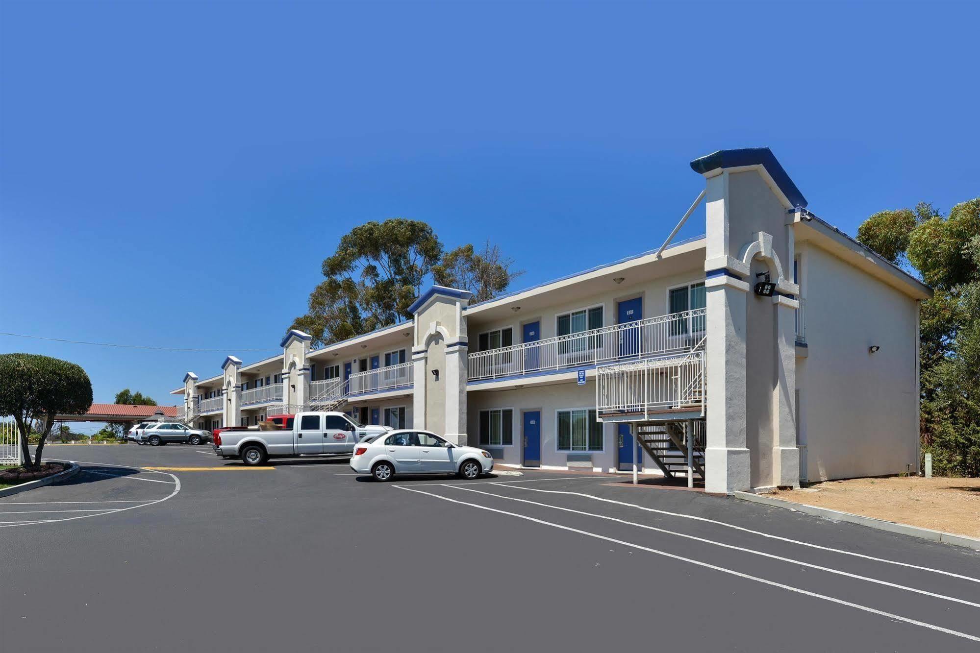 Motel 6-Vista, Ca Buitenkant foto