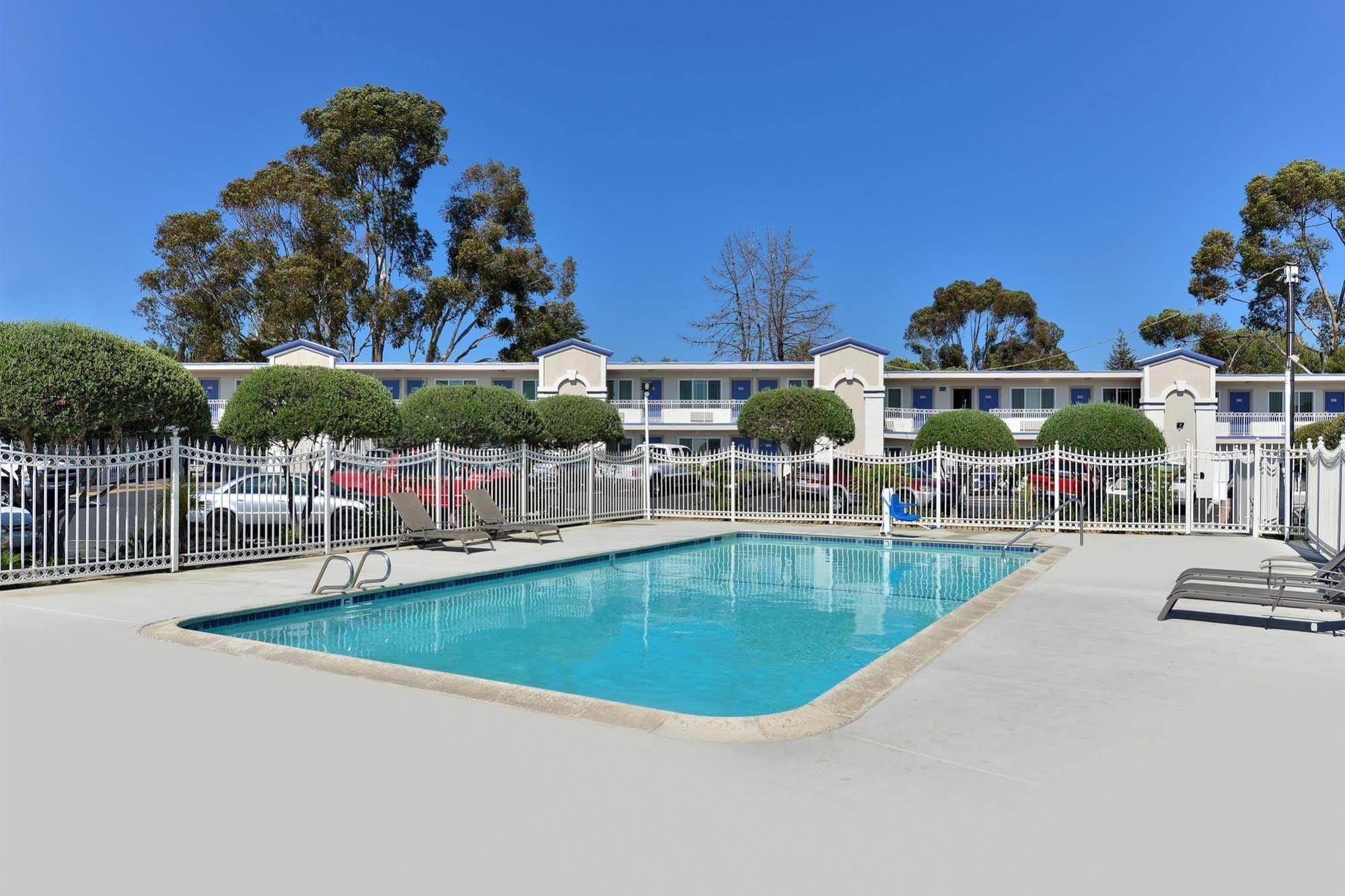 Motel 6-Vista, Ca Buitenkant foto